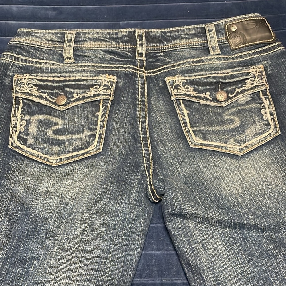 3 Pairs Silver Brand Cropped Jeans - Picture 3 of 10